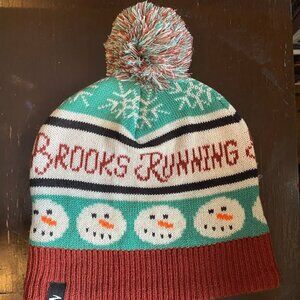 Brooks Running Snowman Hat with Pom Pom. Beanie. Warm